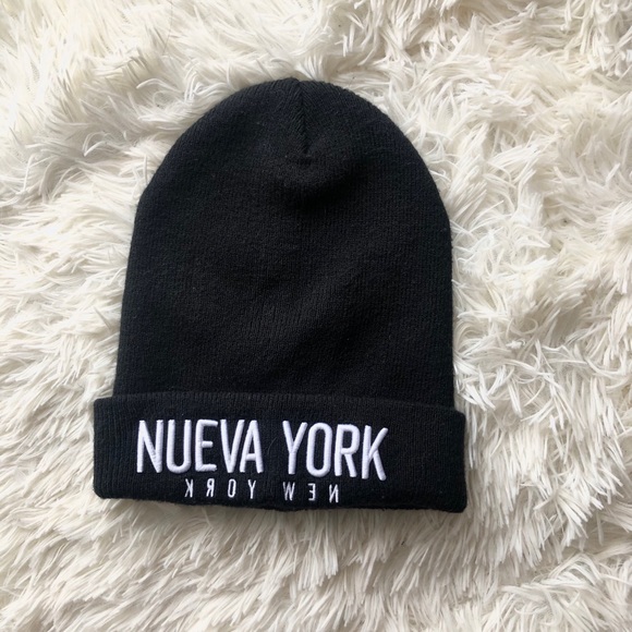 Aritzia La Notte Beanie